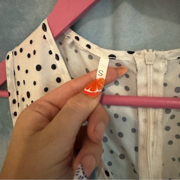 White and black polka dot maxi dress - Picture 3 of 8